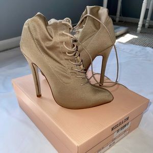 Lace up booties - nude size 5.5
